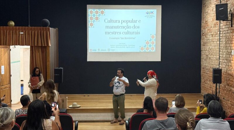 Bombinhas participa do XIV fórum catarinense de gestores municipais de cultura